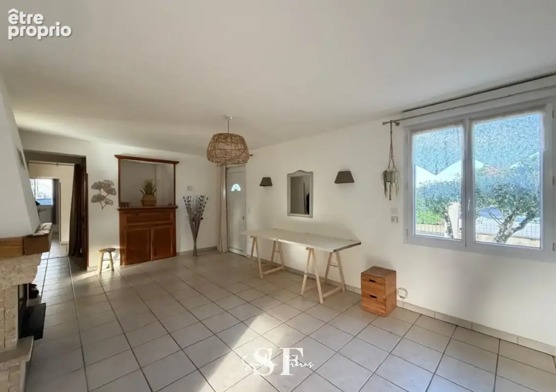 Brax - villa de plain pied avec double garage - dependance - terrain clos. - photo 3
