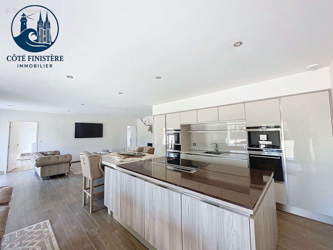 Maison à PLONEOUR-LANVERN