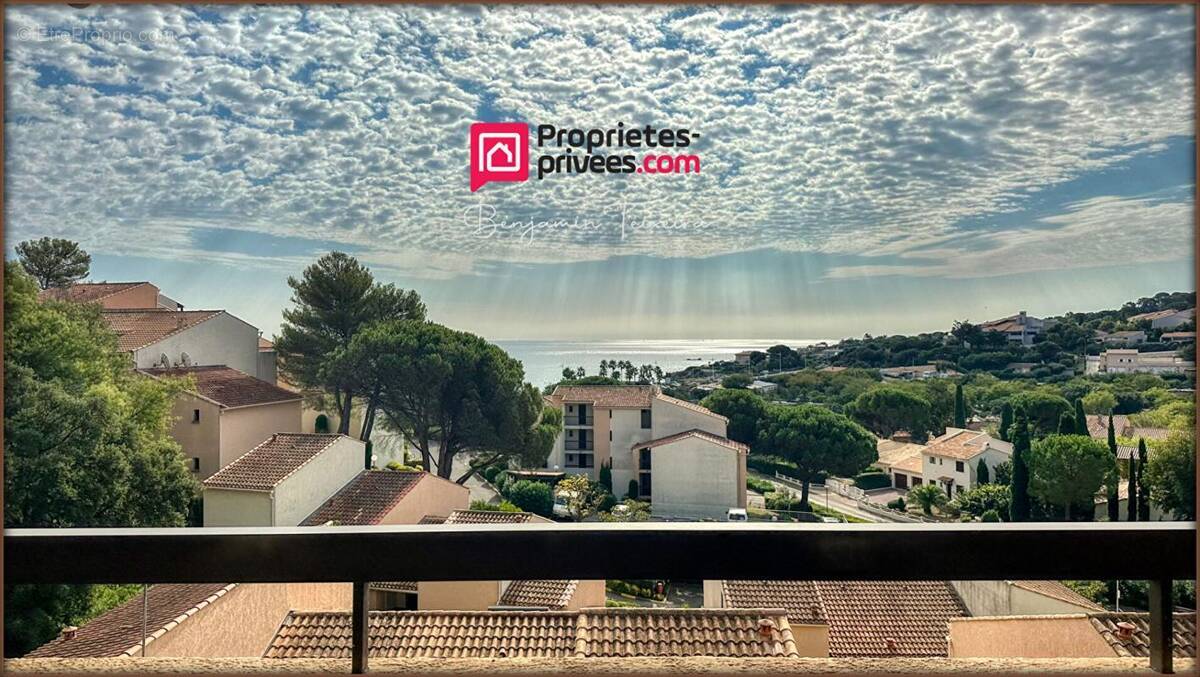 Appartement à ROQUEBRUNE-SUR-ARGENS