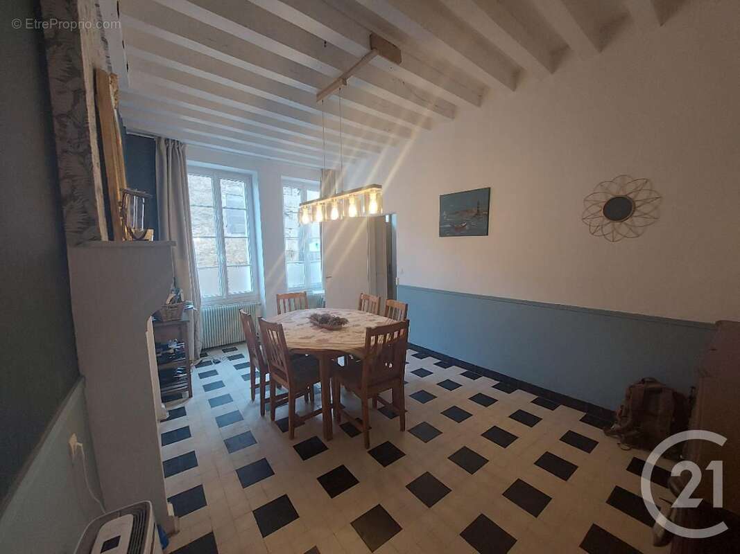 Maison à ETAIS-LA-SAUVIN