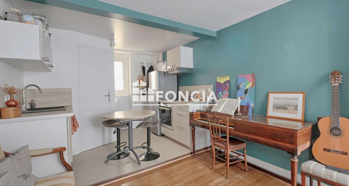 Appartement à PARIS-14E