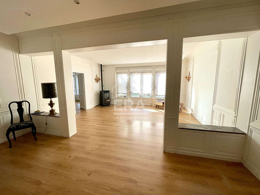 Commerce à TETEGHEM