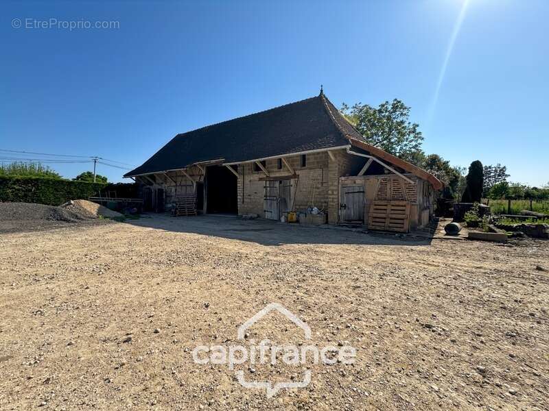 Longère bressane avec dépendances – Fort potentiel à Tronchy - photo 2