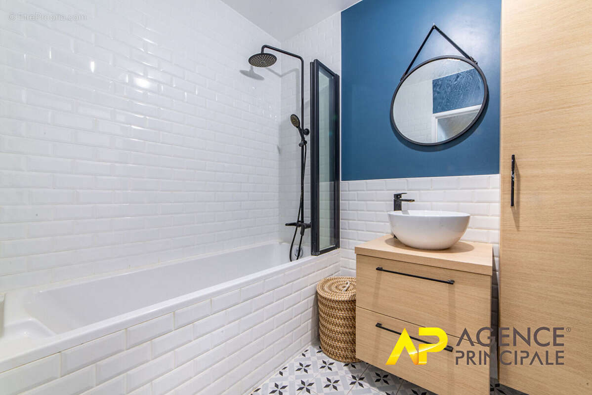 Appartement à LA GARENNE-COLOMBES