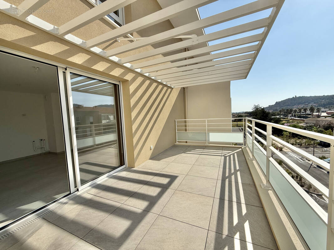 Appartement à HYERES