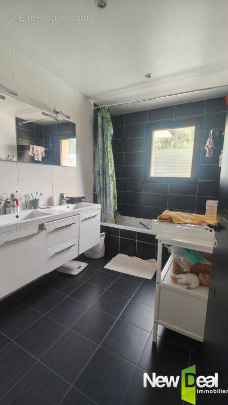 Plain-pieds 116 m² de 2013 - DONZENAC - photo 14