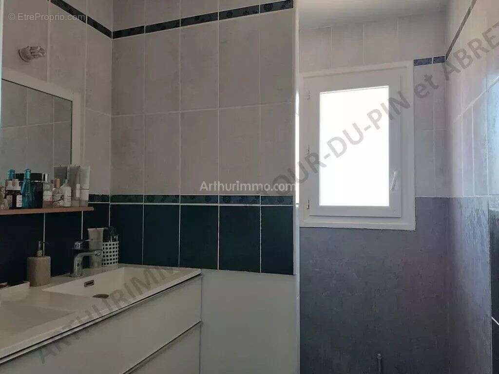 Maison à LA TOUR-DU-PIN