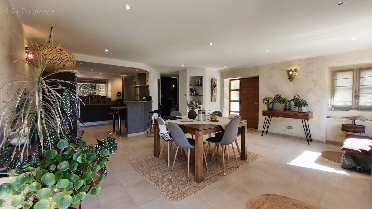 Maison à BAGAT-EN-QUERCY