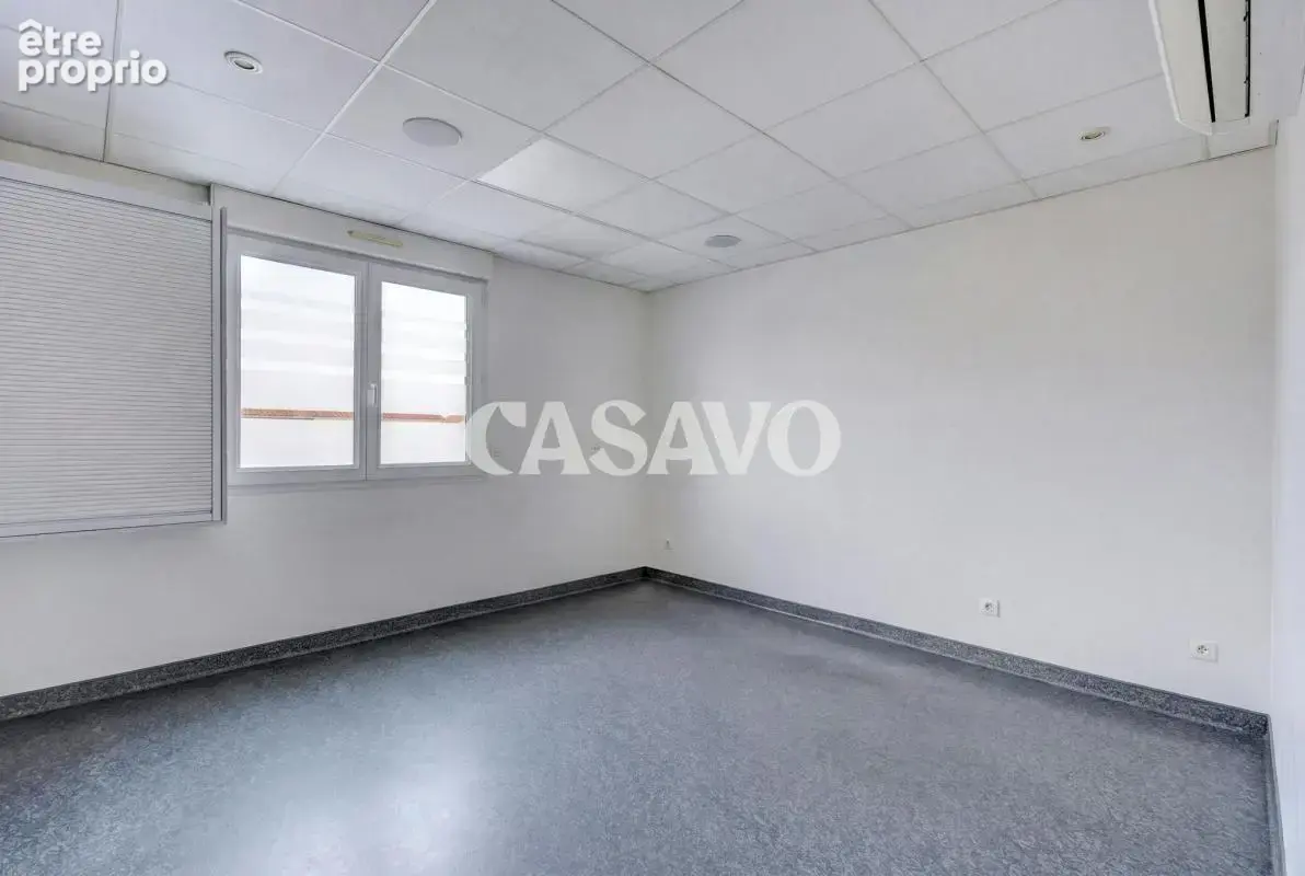 Vente Appartement 4 pièces de 108m² - 69720 Saint-Bonnet-de-Mure - photo 4