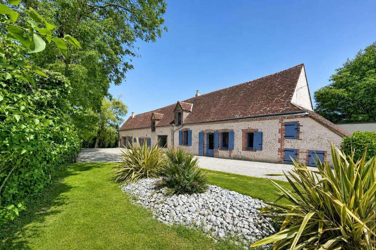 Maison à MONTLANDON