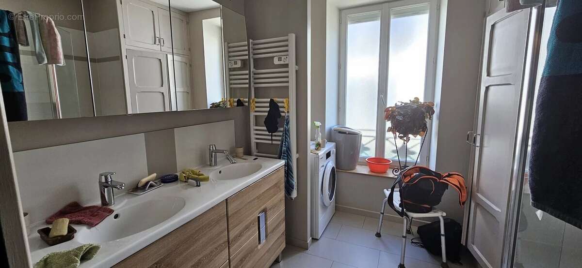 Opportunité Rare – Ensemble Immobilier d'Exception avec Local Commercial & Maison de Caractère - photo 6