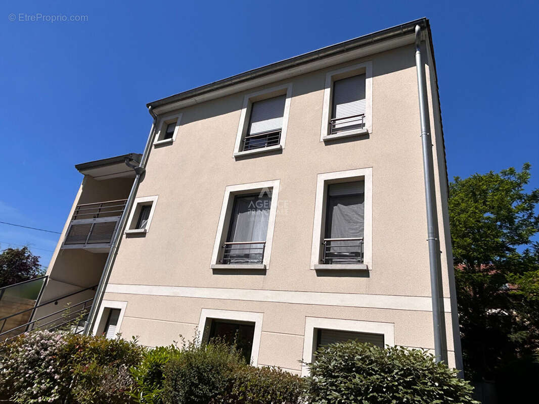 Appartement Maisons-laffitte 3 pièce(s) 38.29 - hyper centre - marché - terrasse-parking sous sol - photo 6