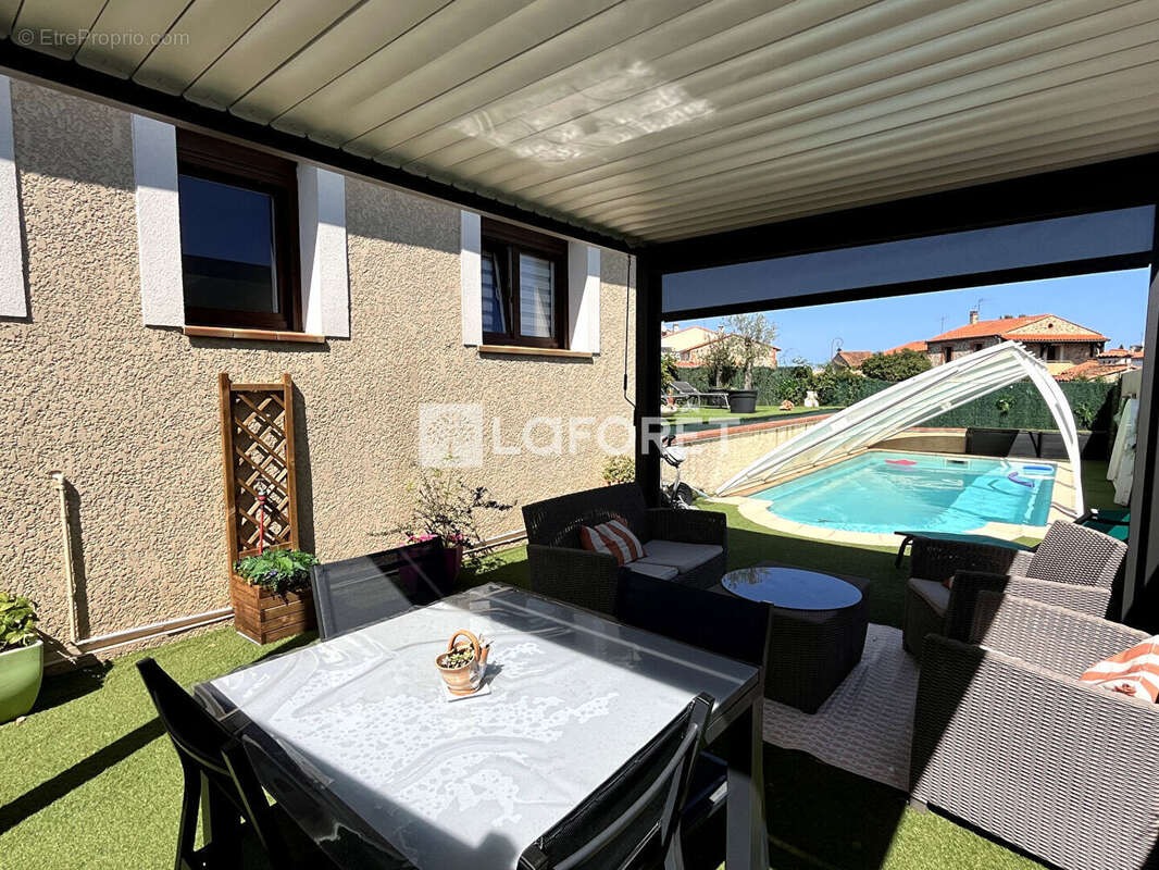 Maison à SAINT-GENIS-DES-FONTAINES