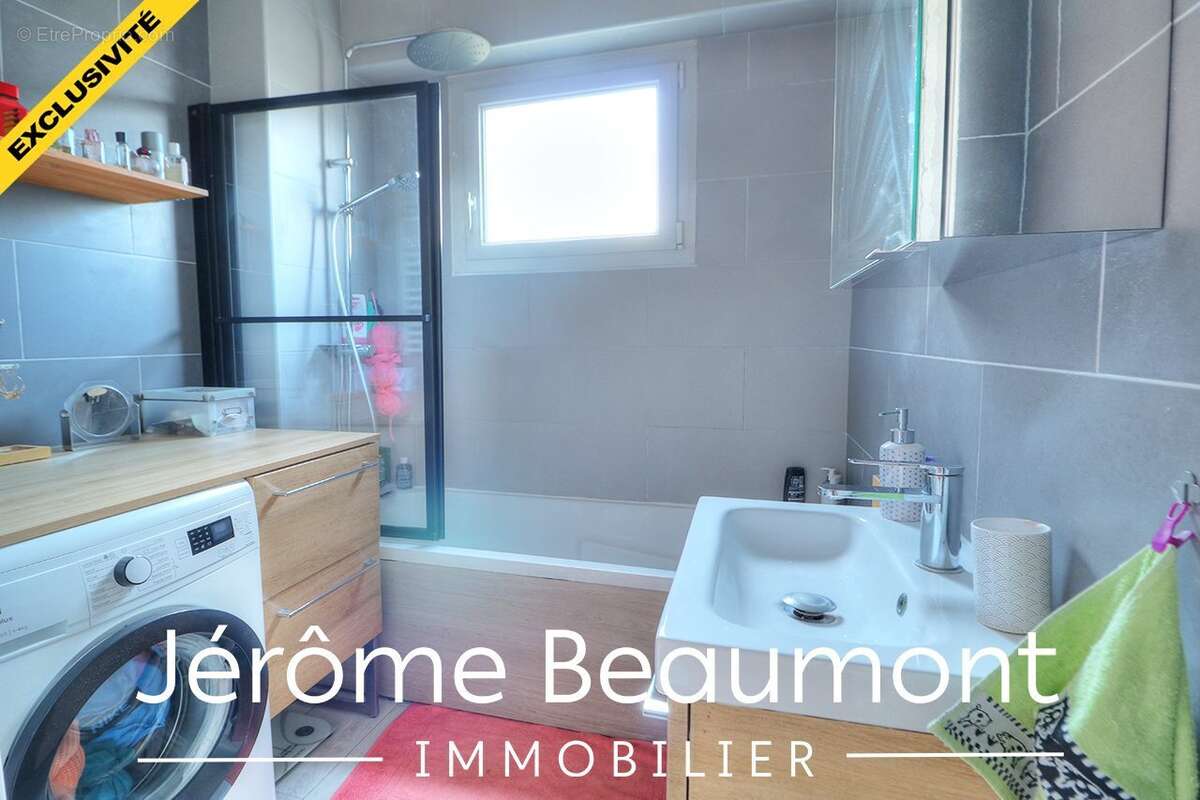 Appartement à EZANVILLE