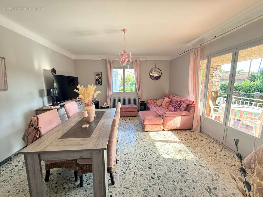 Maison à FREJUS