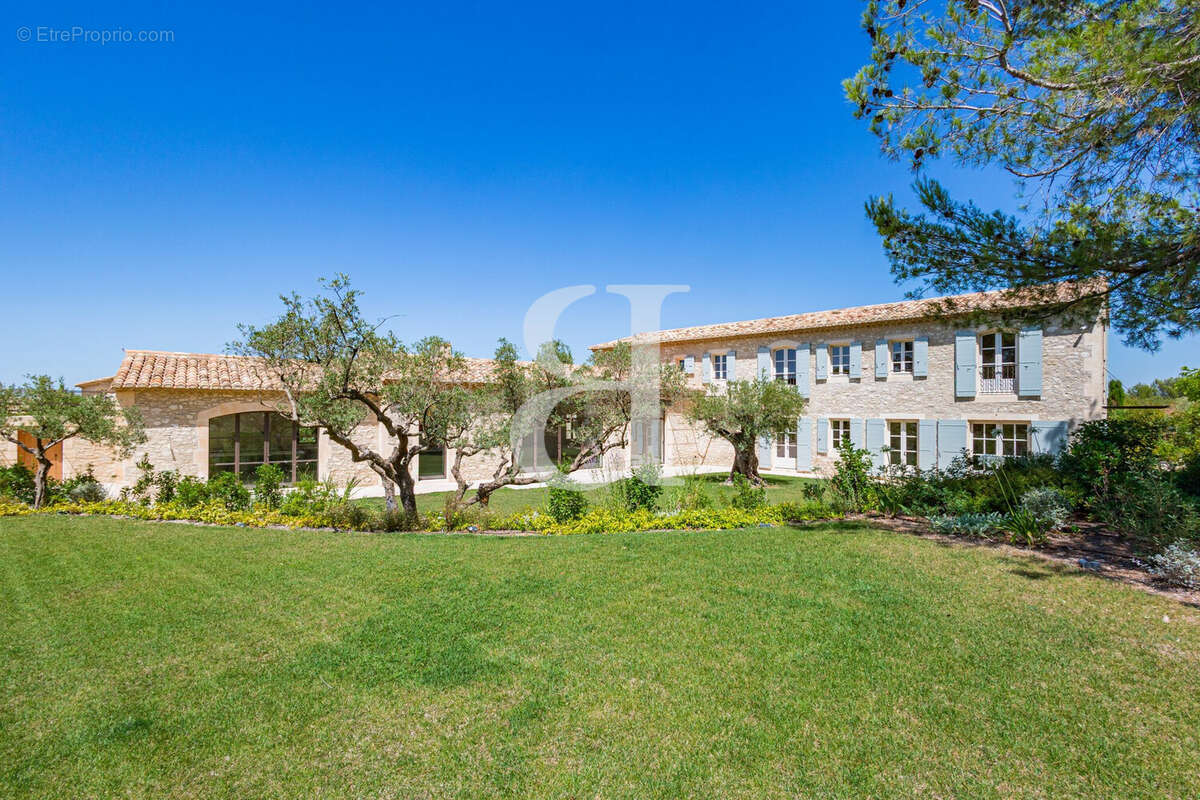 Maison 6 pièces 342 m² à vendre à Eygalieres (13810) - photo 4