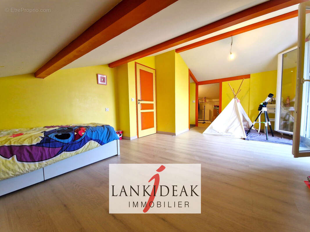 Maison à LARRESSORE