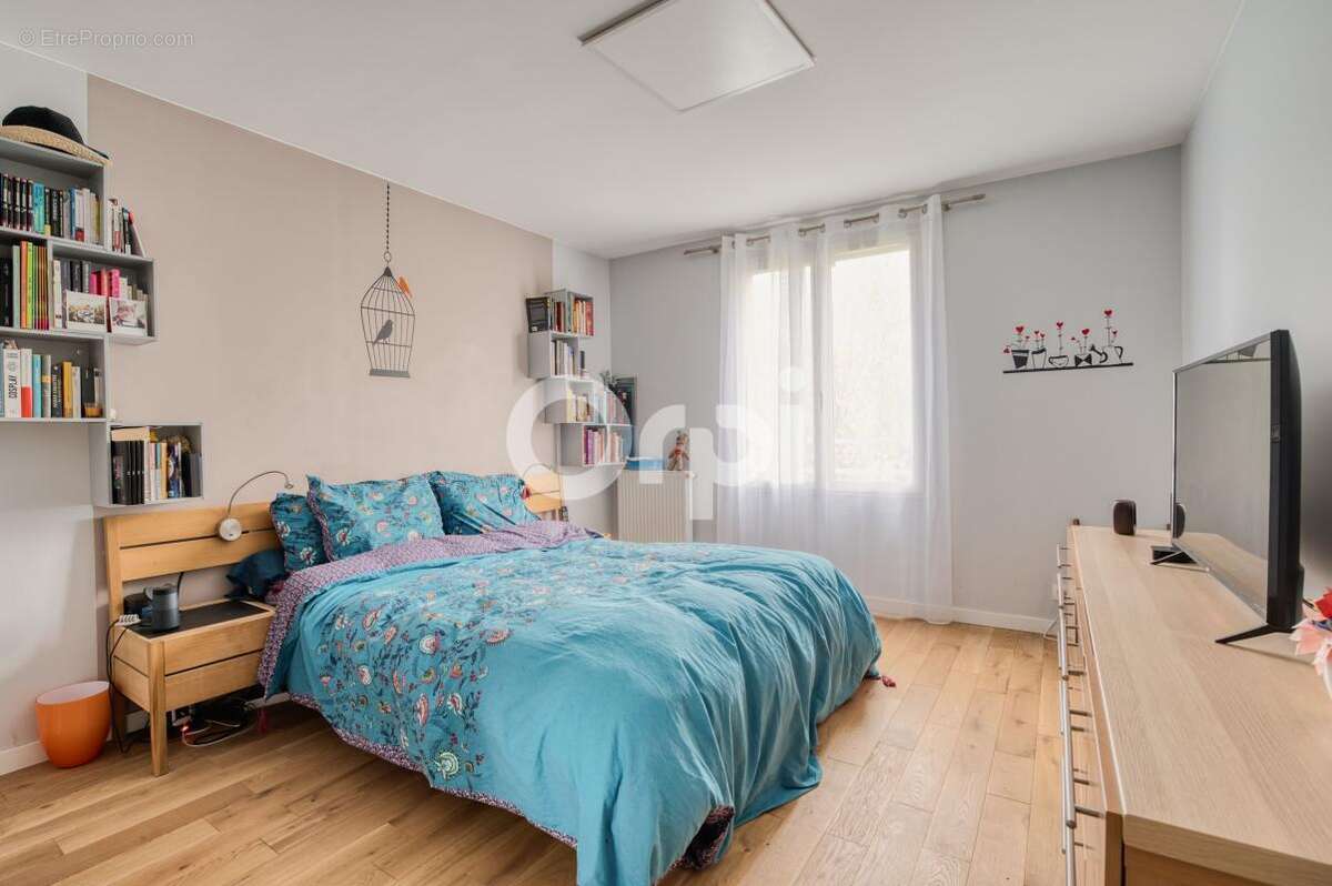 Maison à BUSSY-SAINT-GEORGES