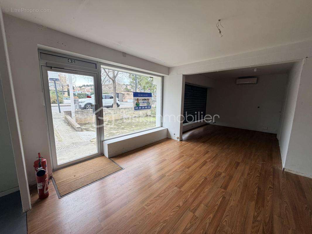 Commerce à SIX-FOURS-LES-PLAGES