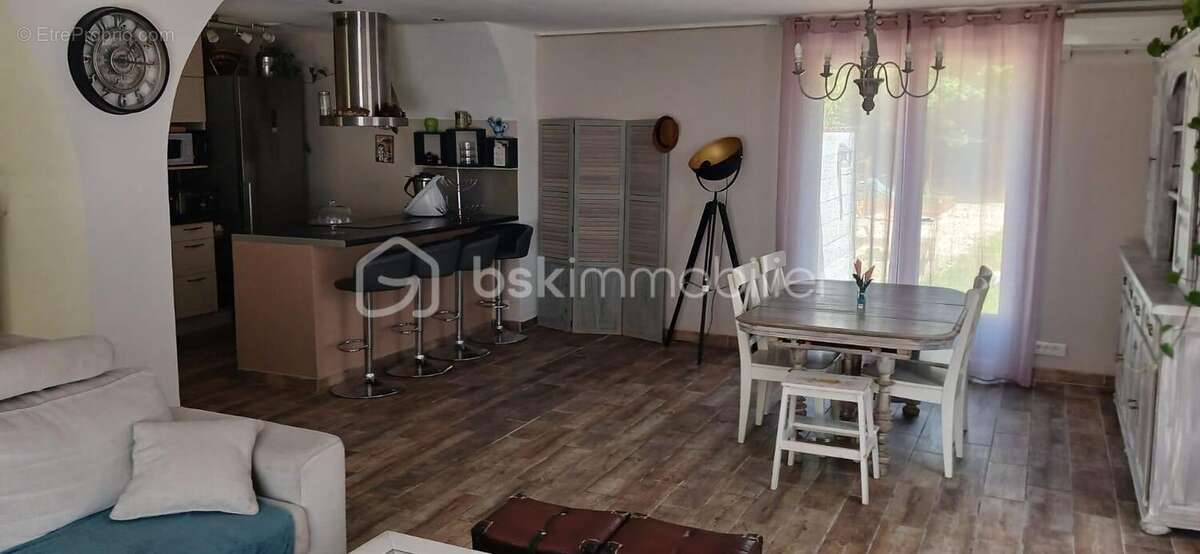 Maison à MOLIERES-SUR-CEZE