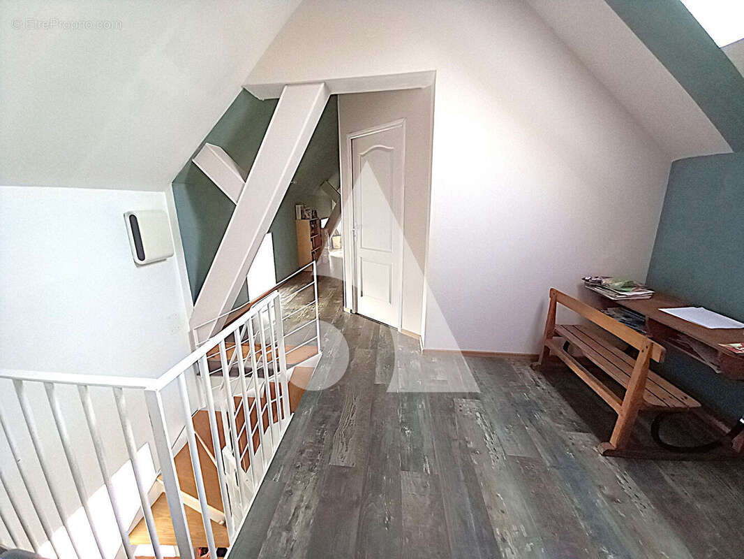 Maison à PONT-SUR-SAMBRE