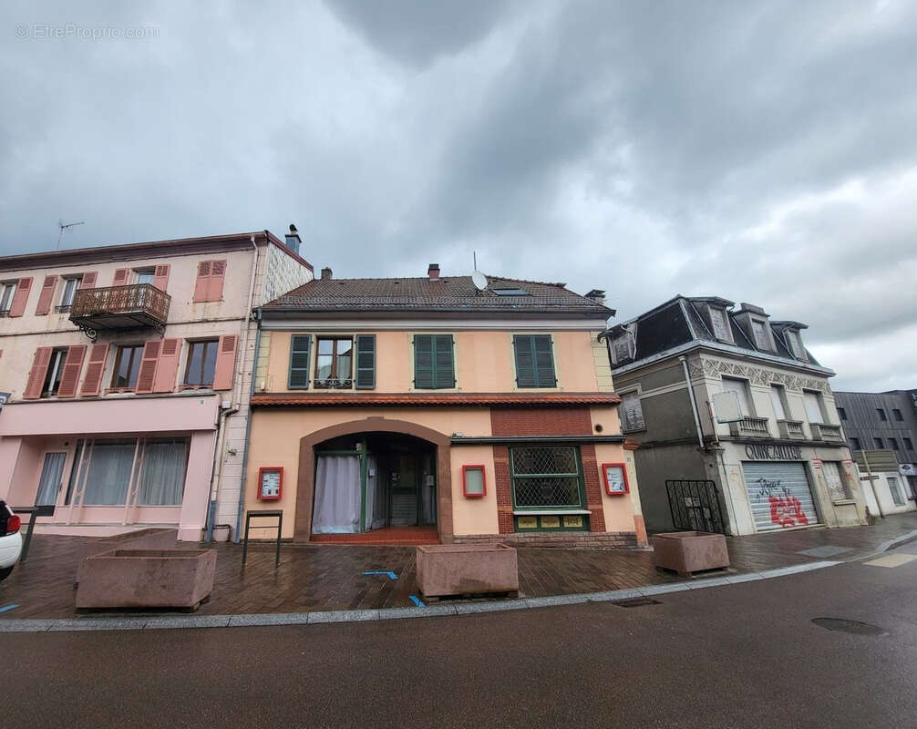 Fonds de commerce bar /restaurant/ traiteur ambulant tres bien place - photo 5