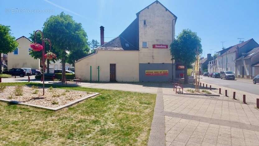 Commerce à SAINT-HONORE-LES-BAINS