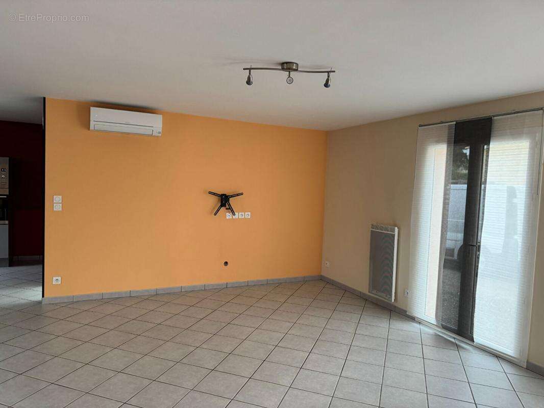 Maison à SAINT-QUENTIN-DE-BARON