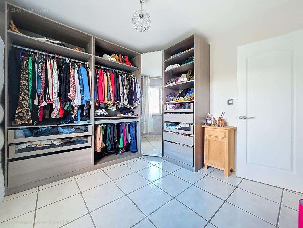 Maison à EYZIN-PINET