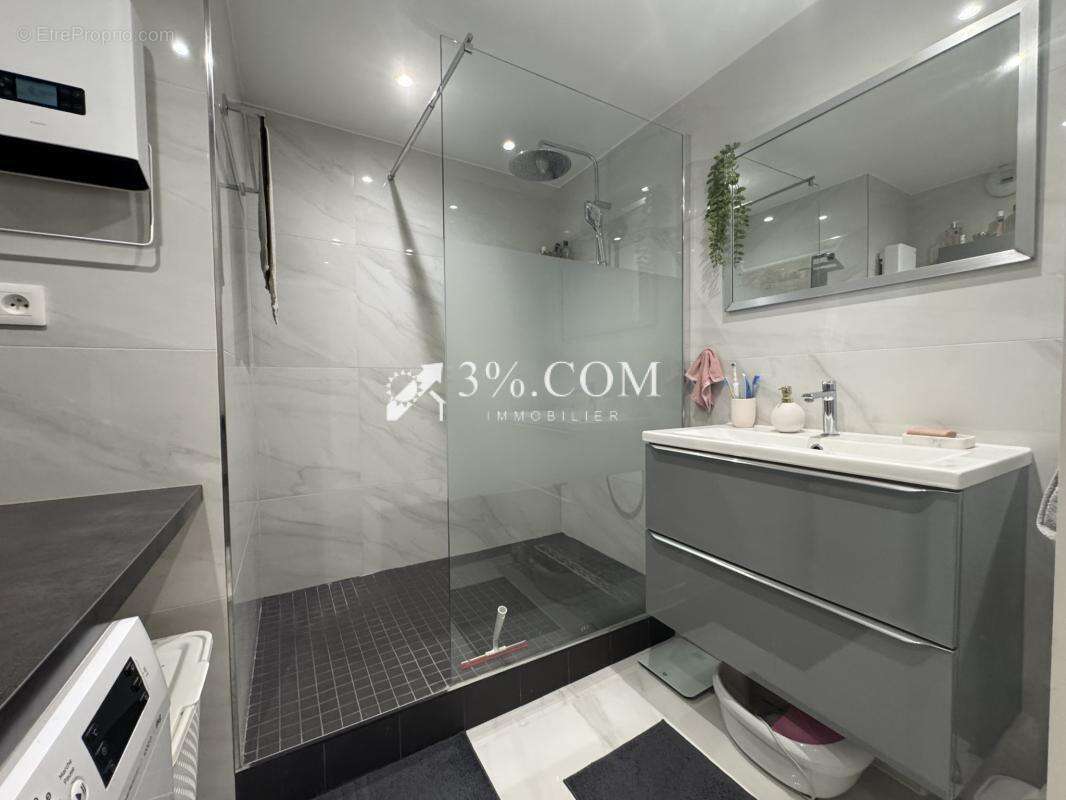 3%COM beau F3 avec terrasse et 2 places de parking- cave - photo 12