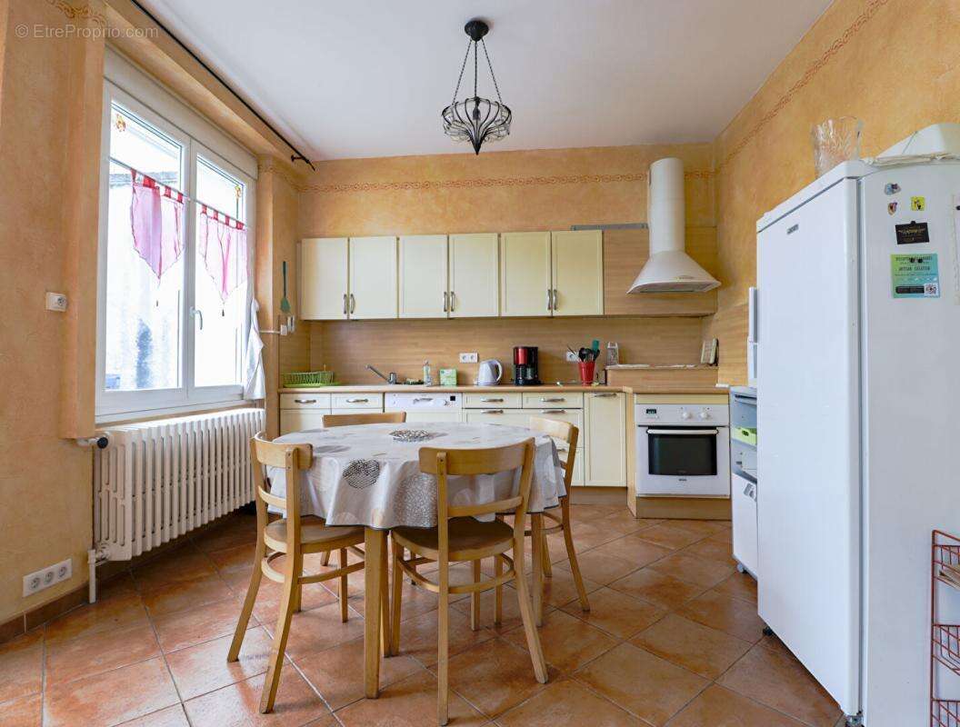 Maison de village rénovée avec jardin et fort potentiel locatif au coeur de Lacaune - photo 4