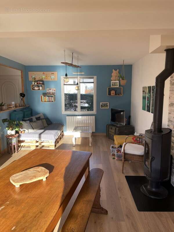 séjour-salon - Maison à COLOMBIERS-SUR-SEULLES
