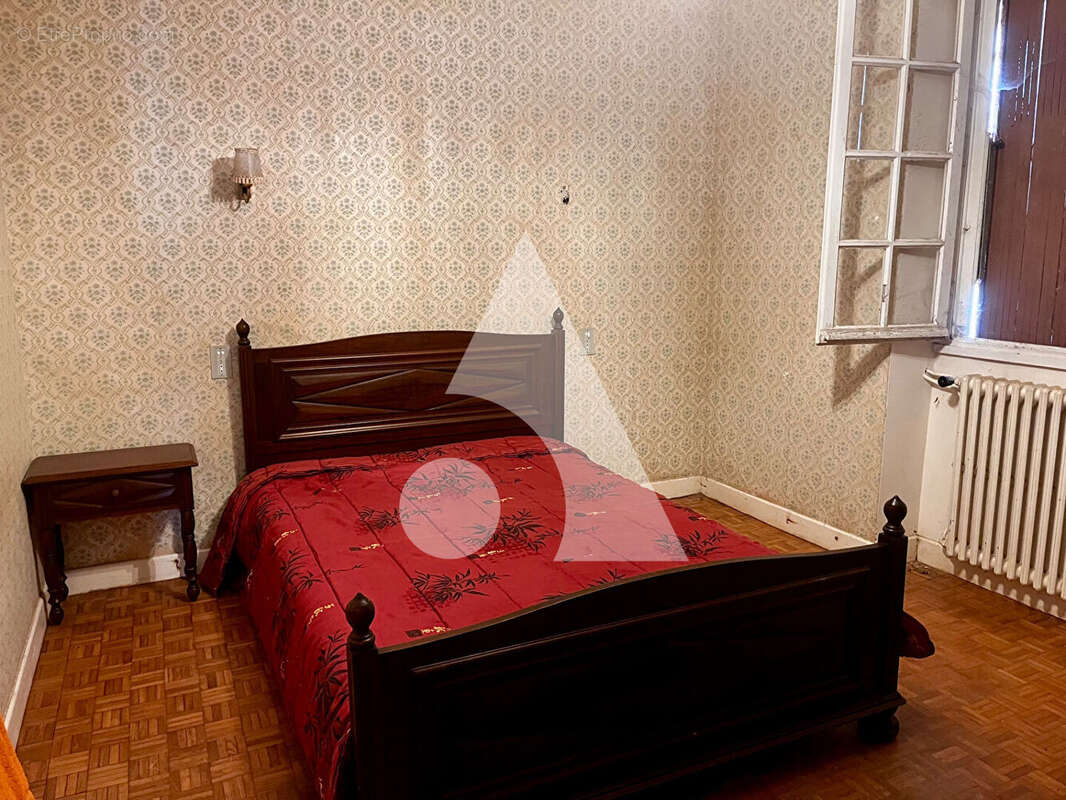 Maison à LACAPELLE-MARIVAL