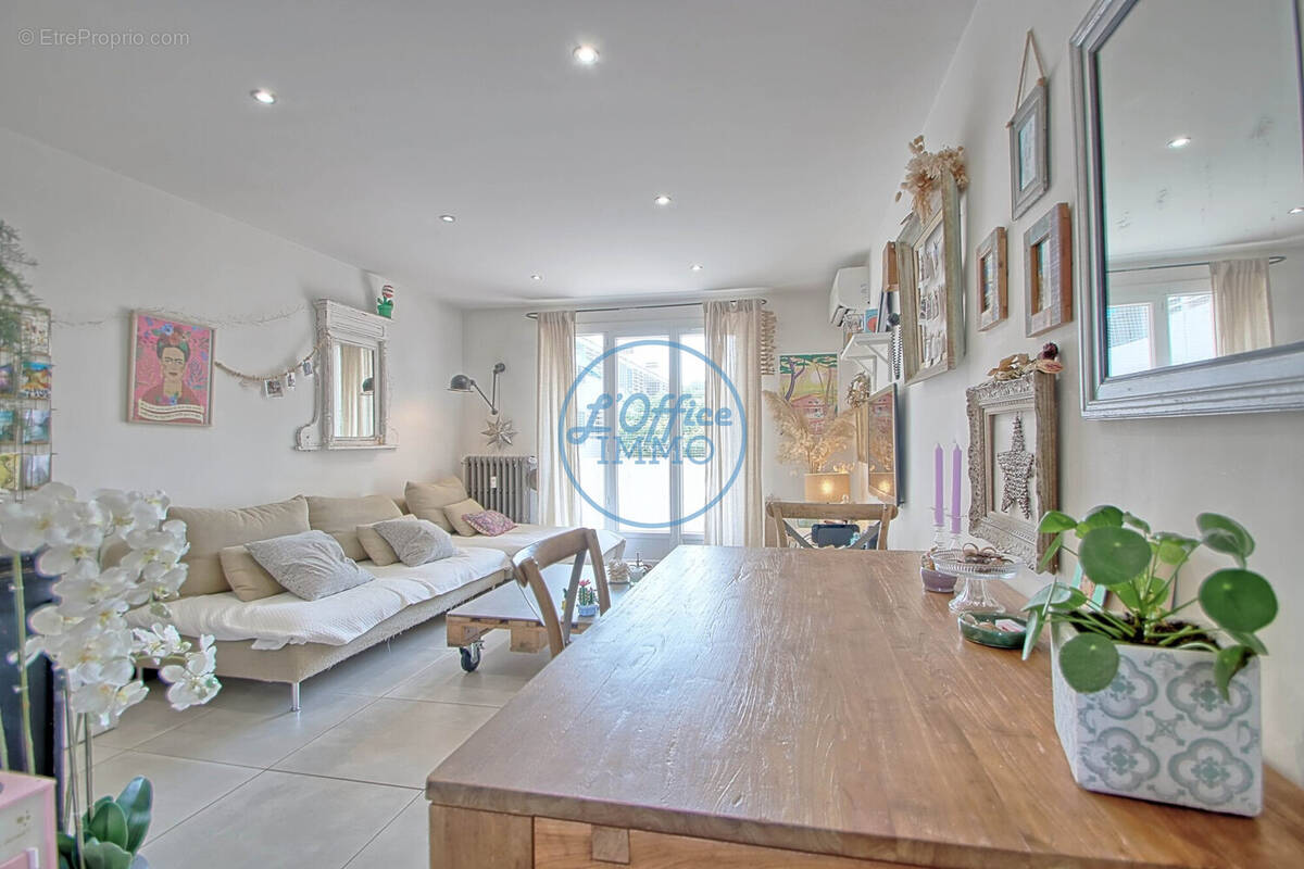 Appartement à LA VALETTE-DU-VAR