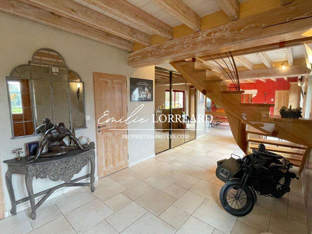 Maison à MONTFORT-LE-GESNOIS