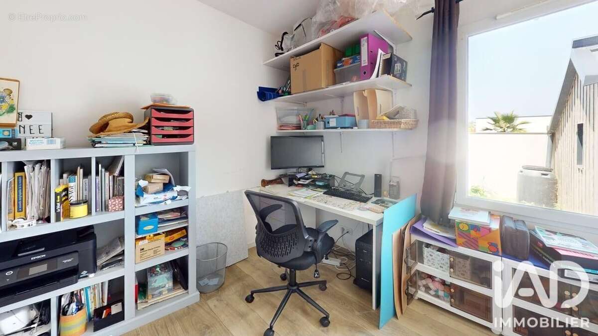 Photo 8