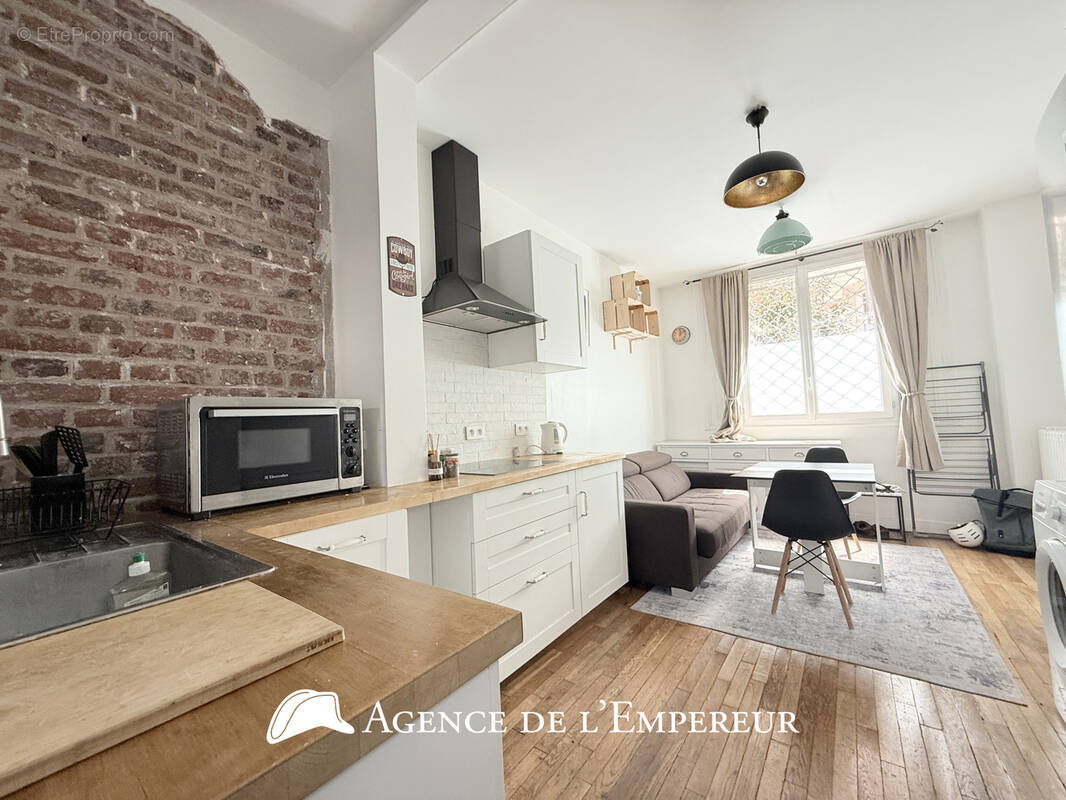 Appartement à LEVALLOIS-PERRET