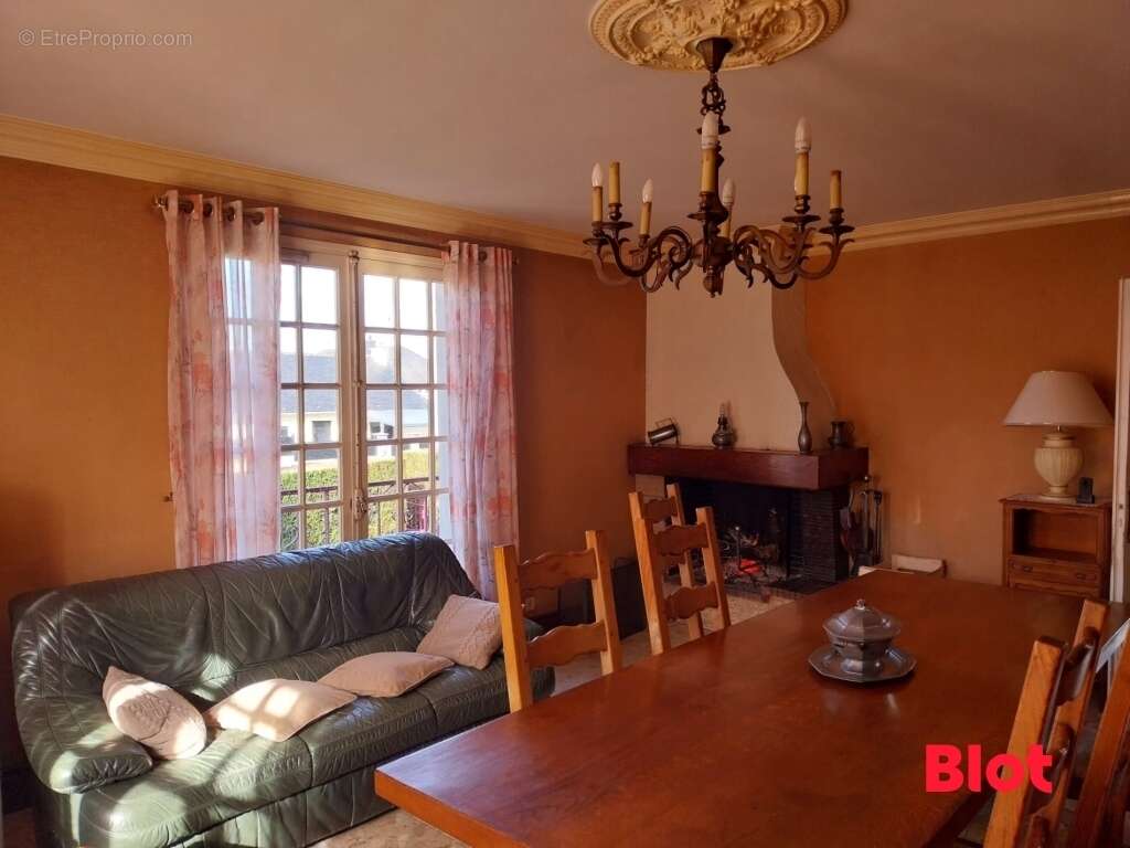 Maison à SAINT-JOUAN-DES-GUERETS