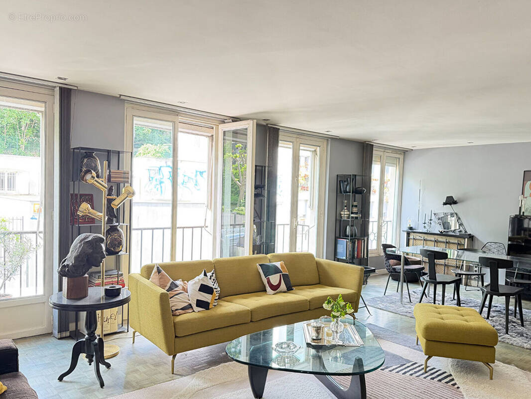 Appartement à PARIS-18E