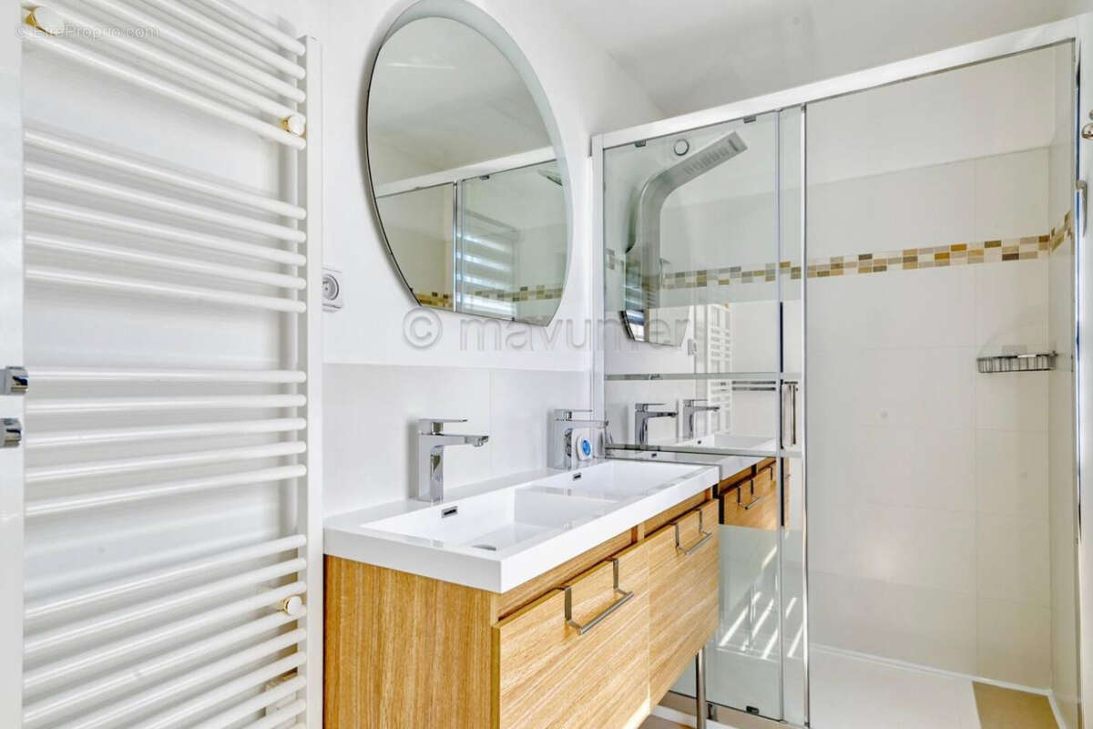 Superbe duplex T4 avec vue mer &amp; jacuzzi ? 83110 Sanary-sur-Mer (La Gorguette) - Appartement à SANARY-SUR-MER