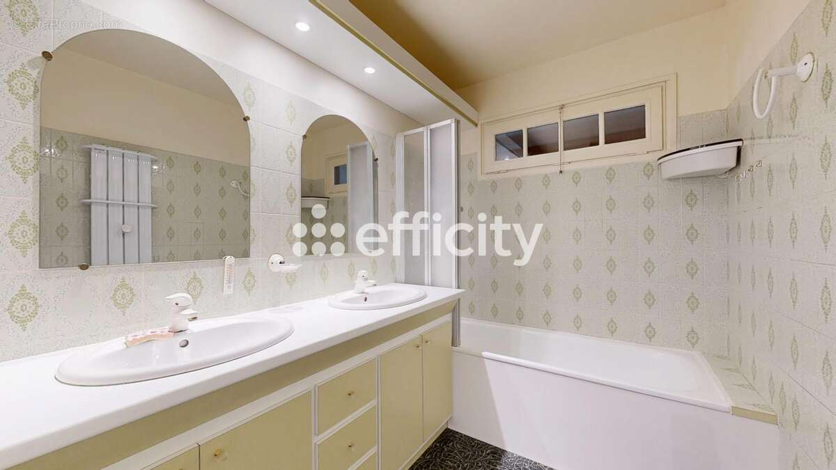 Maison à TERRASSON-LAVILLEDIEU