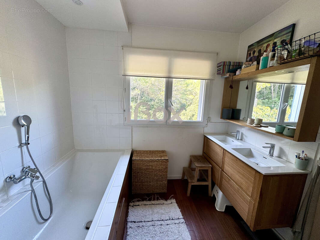 Maison à LA VALETTE-DU-VAR