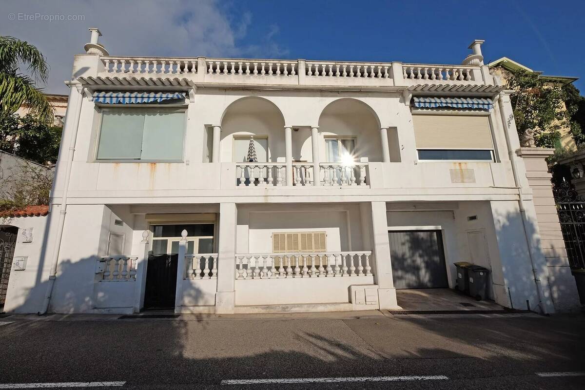 Appartement à ROQUEBRUNE-CAP-MARTIN