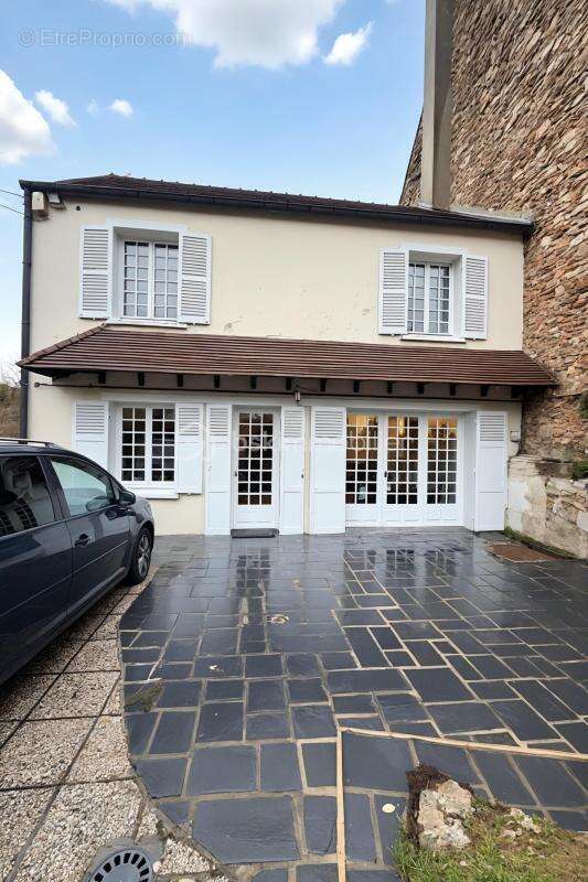 Maison à FONTENAY-LES-BRIIS