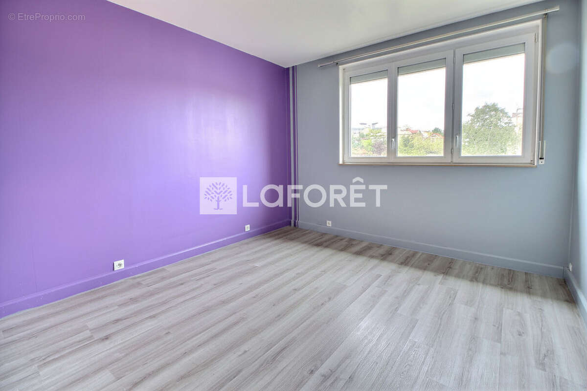 Appartement à SURESNES