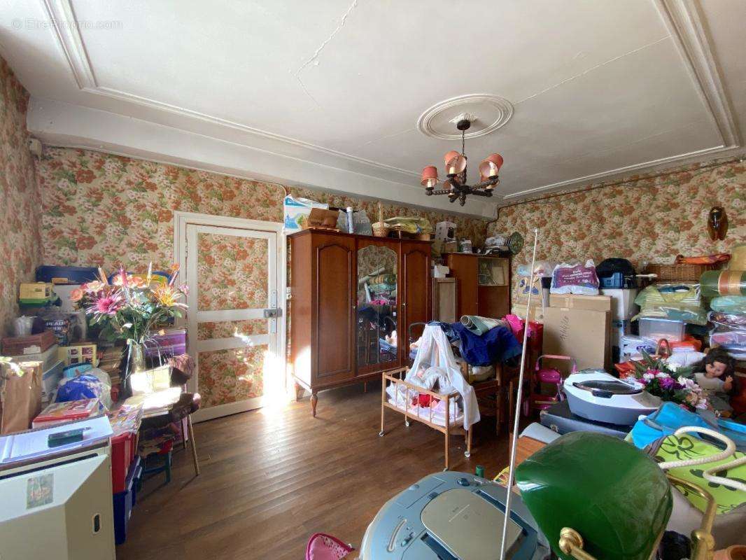 Maison à VILLEBOIS-LAVALETTE