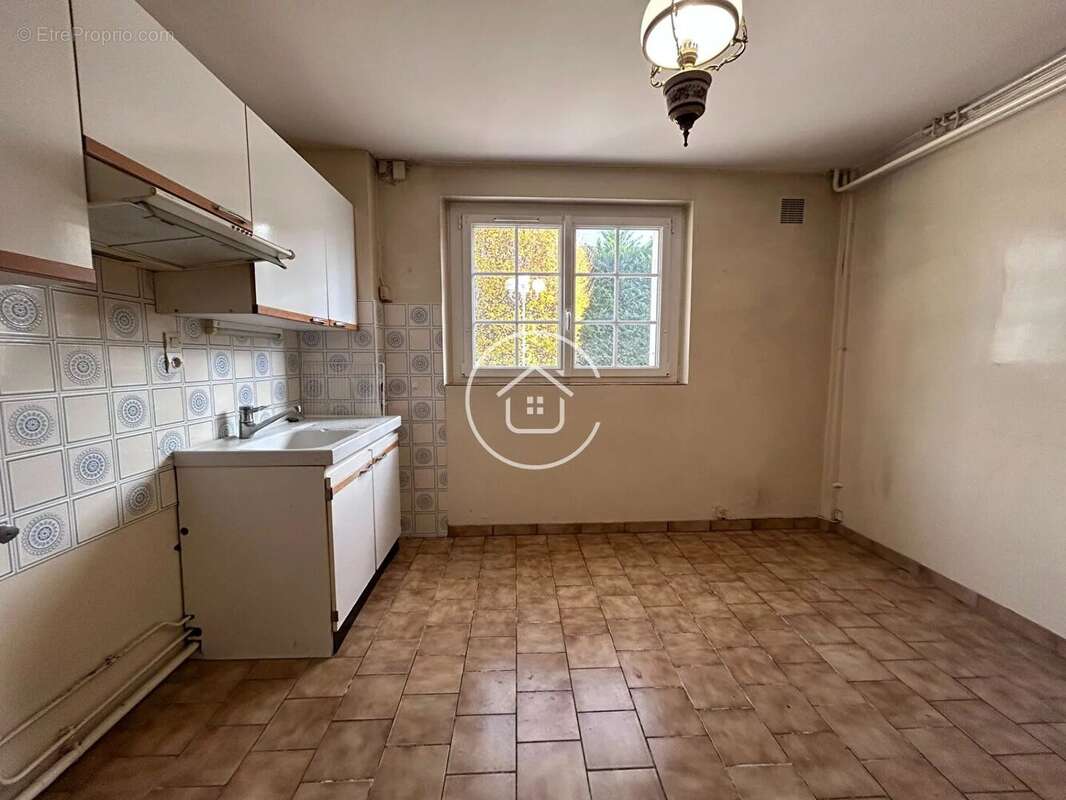 Maison à SAINT-SULPICE-DE-POMMERAY