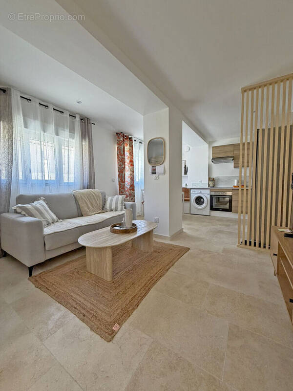 Appartement à PEYNIER