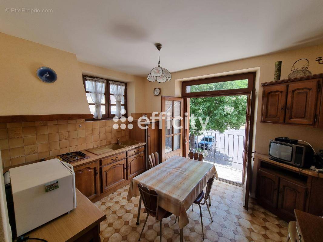 Appartement à LE MALZIEU-VILLE
