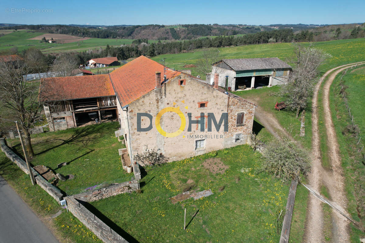 Ancien corps de ferme  sur 4000 m2 de terrain avec dependances attenantes et un hangar - photo 11